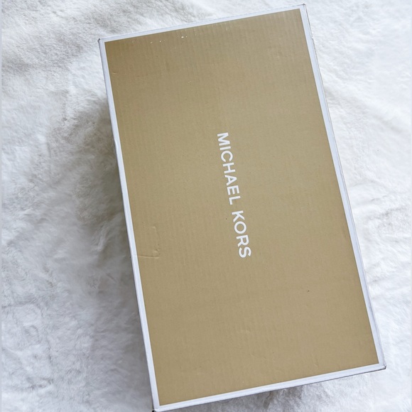 Michael Kors Dorothy Flex pump heels embossed leather size 6 color soft pink - Picture 9 of 9